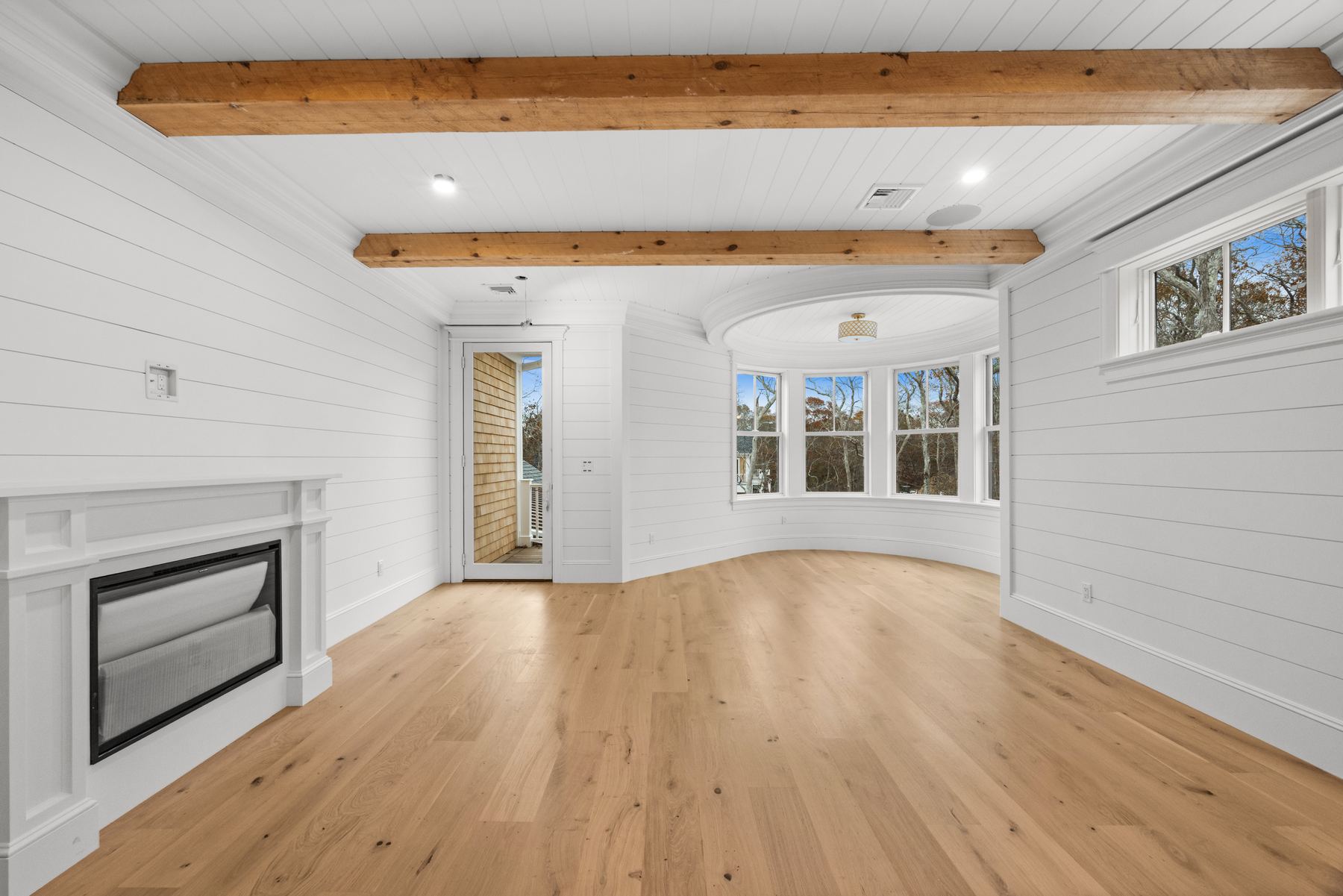 14 Trapps Pond Rd — The Morgan